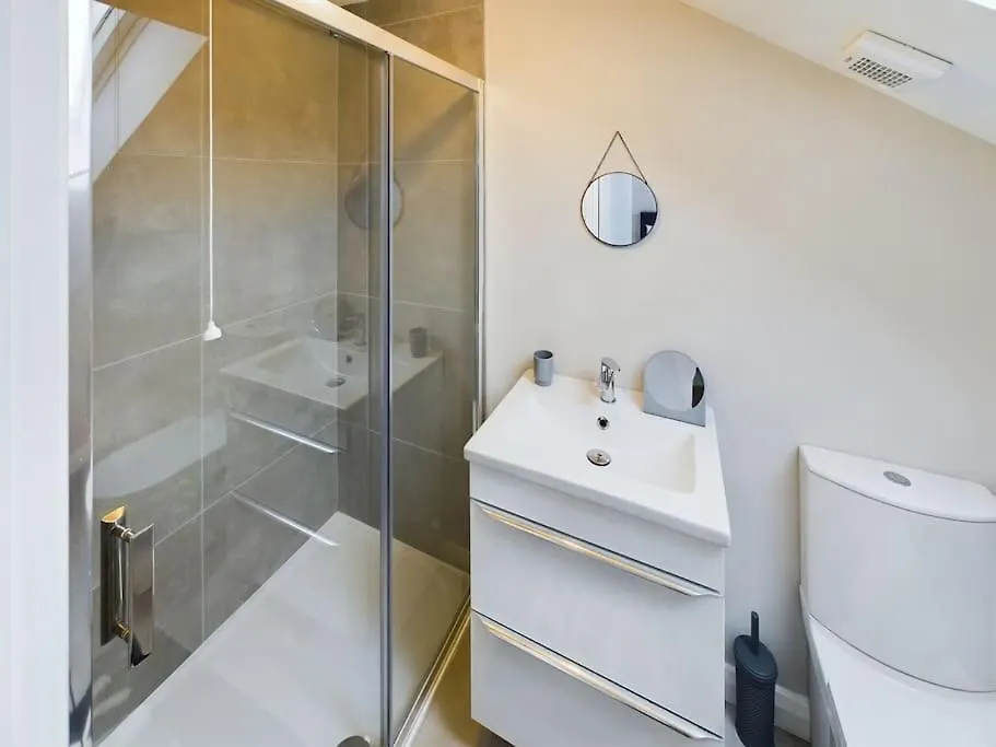 1 Bed 1 Mile From City Centre Belfast